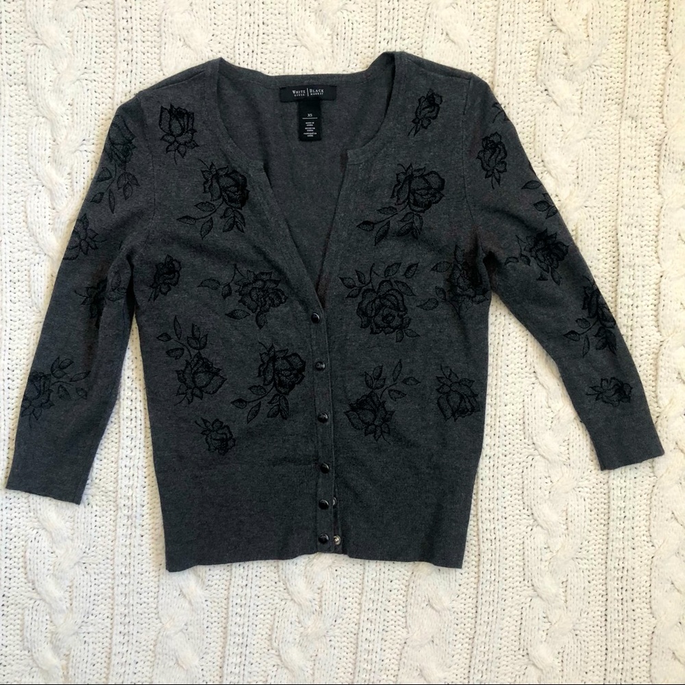 White House Black Market XS gray w black floral cardigan NWOT